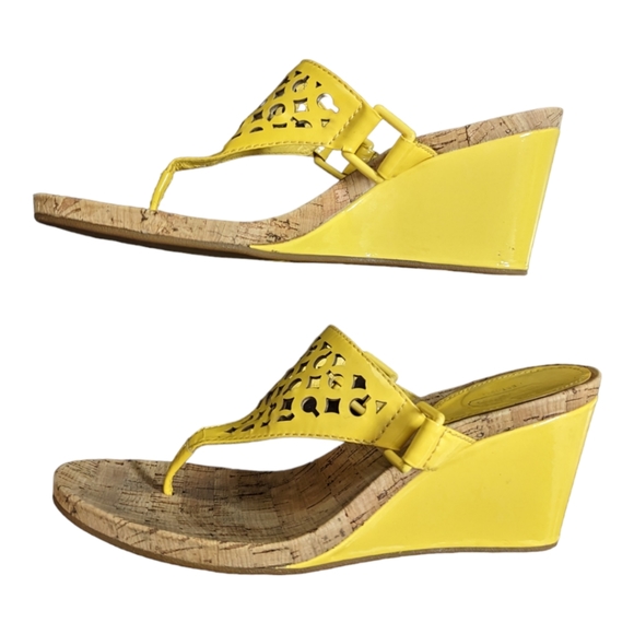 Coach C Lasercut Patent Leather Yellow BROOKK Wedge Thong Sandals Sz 8.5B - Picture 3 of 8